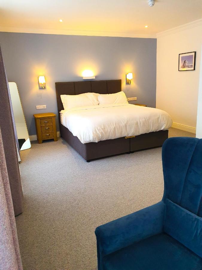 Dingle Garden Townhouse Exterior foto A bedroom at the hotel