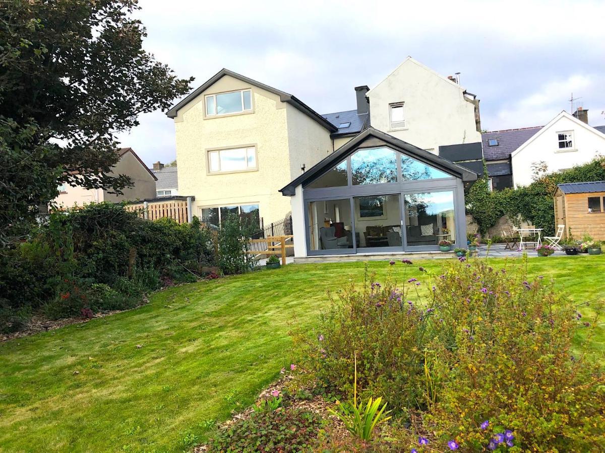 Dingle Garden Townhouse Exterior foto The house of the artist in 2019